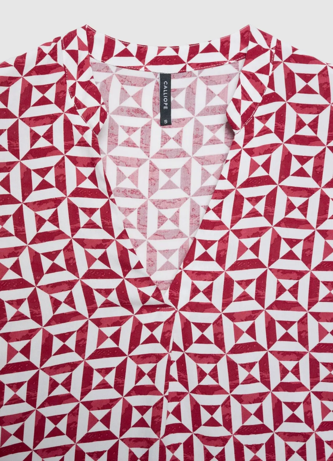 Calliope chemise géométrique femme col V manches courtes