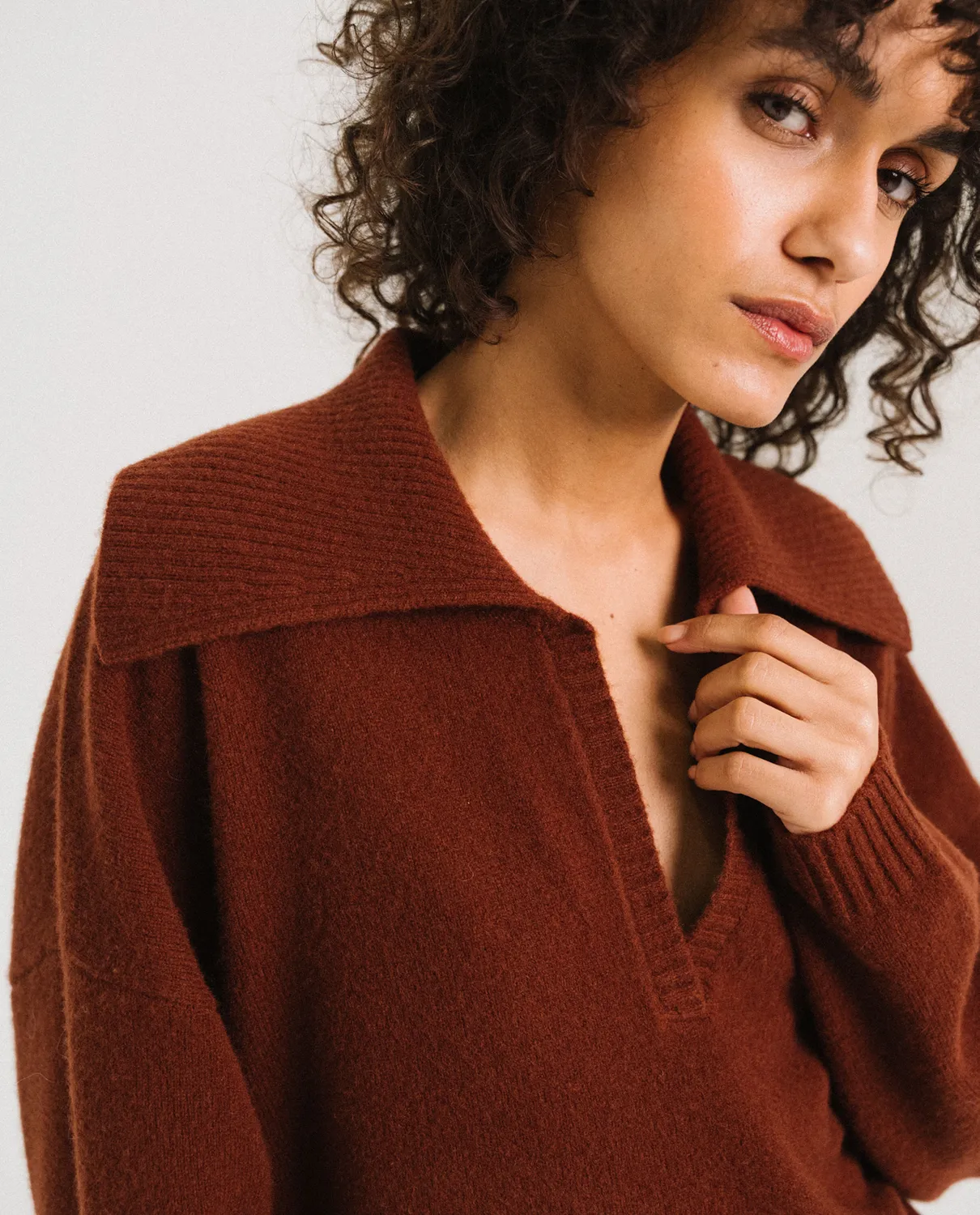 TINSELS FOOLS BROWN pull mérinos col vareuse