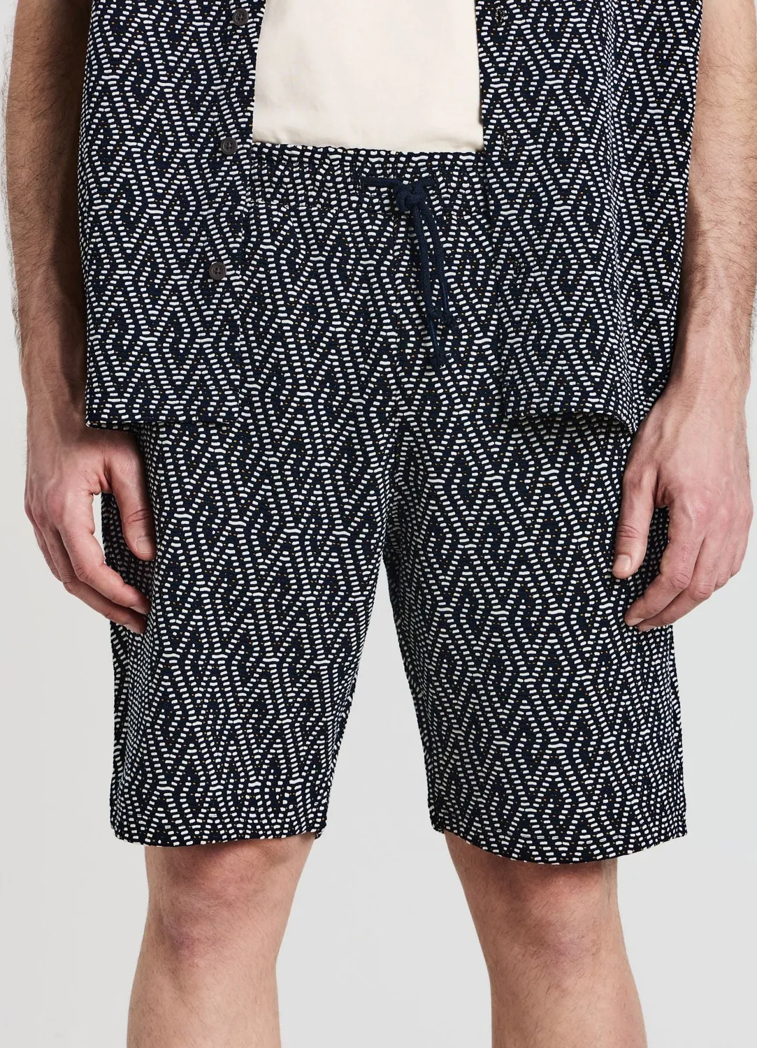 Calliope short sport homme motif géométrique