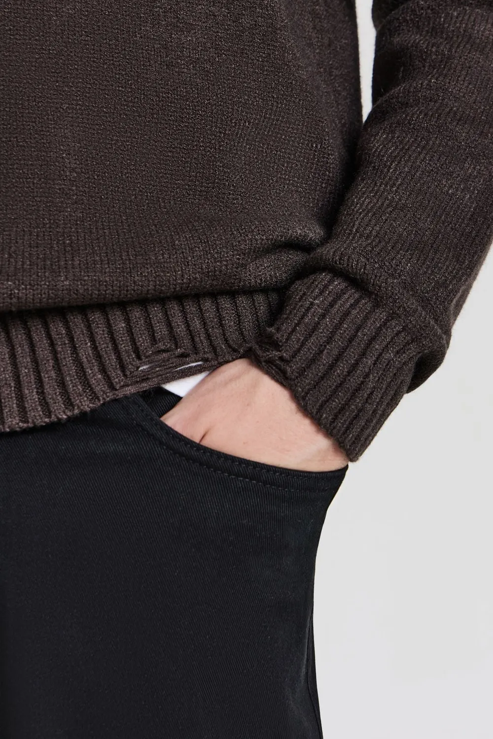 Calliope pull homme col rond déchiré manches longues