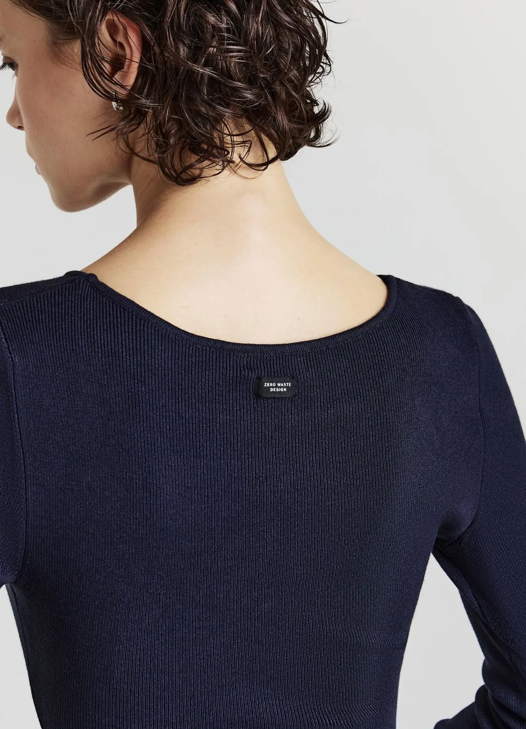 Calliope Pull drapé asymétrique pull femme boutons
